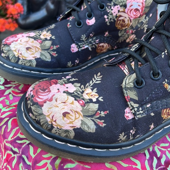 Dr. Martens Victorian Rose Floral Boots - Picture 11 of 16